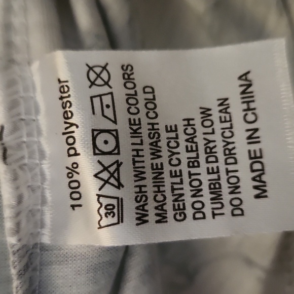 Nwot! Custom diamond tshirt skulls - Picture 12 of 12